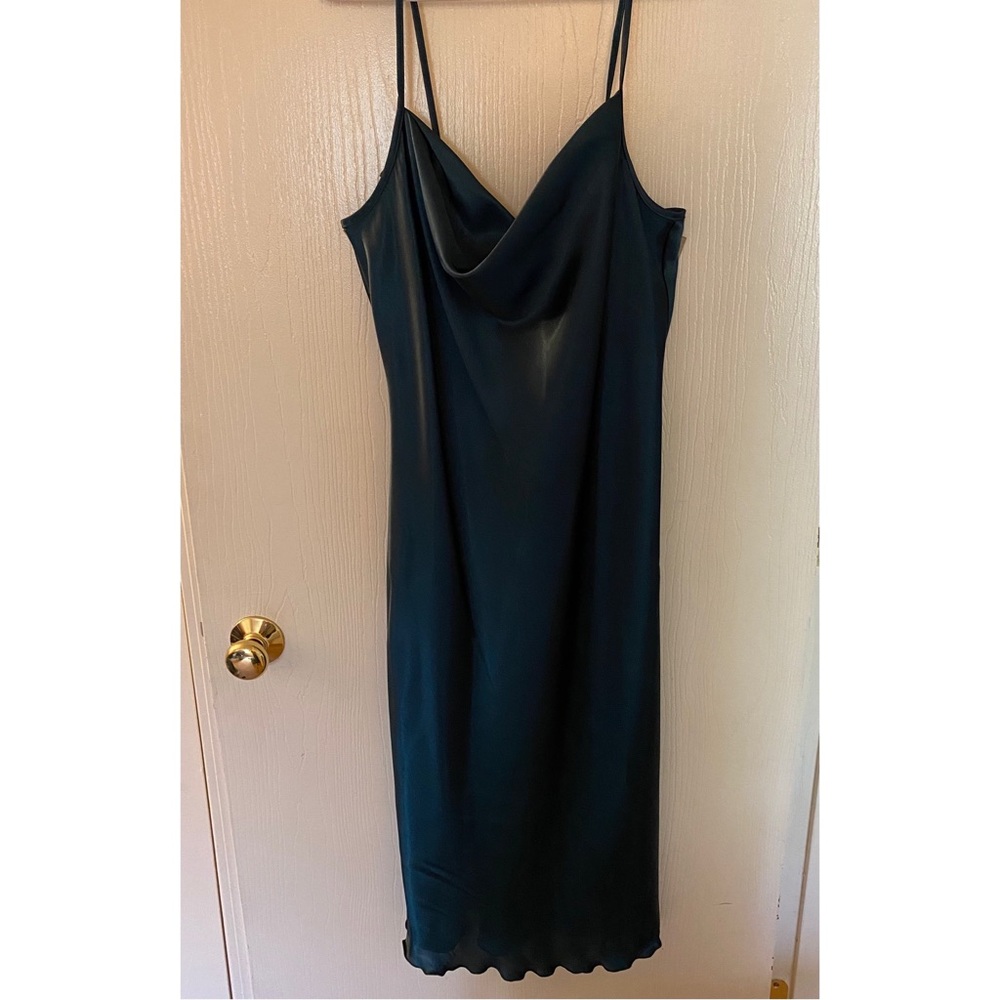 Silky Emerald green knee length dress. Size L, Bebe